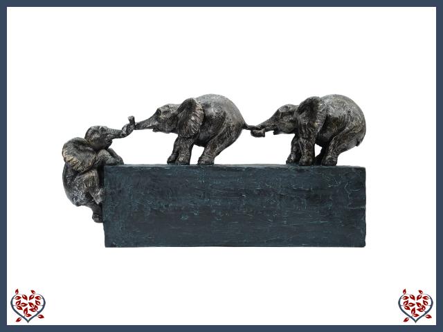 ELEPHANT FAMILY TIES ~ POLYRESIN FIGURINE | Figurine