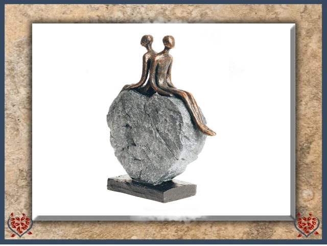 COUPLE ON HEART SCULPTURE ~ POLYRESIN FIGURINE | Figurine