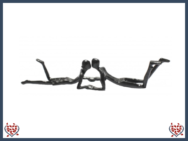 COUPLE IN THE PARK ~ METAL FIGURINE | Figurine