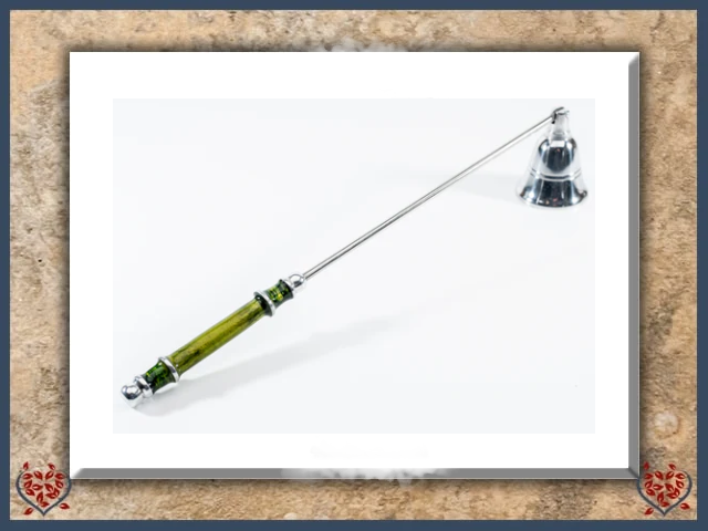 GREEN CANDLE SNUFFER | Kitchenware