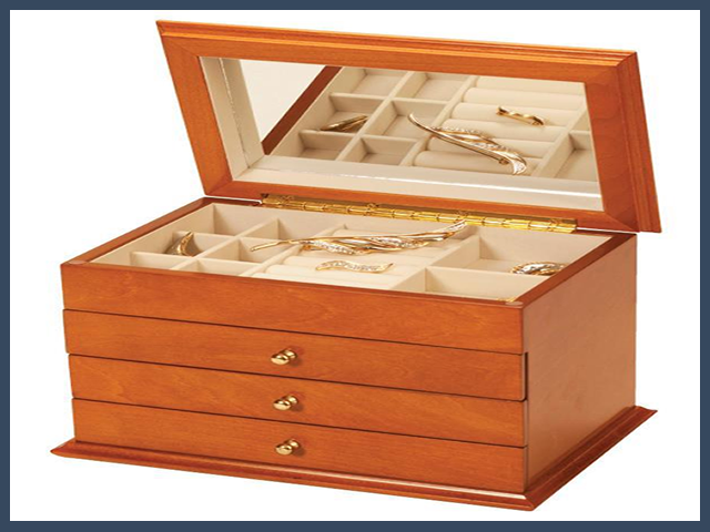 CAROL ORIENTAL ROSE JEWELLERY BOX | Jewellery Boxes