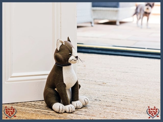 AMERICANO APRICOT CAT DOORSTOP Doorstops Draught Excluders