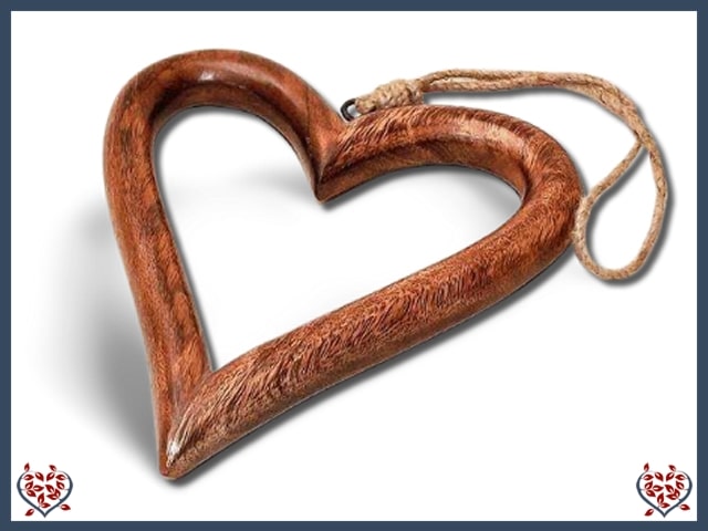 WOODEN HANGING HEART | Wooden Home Accessories